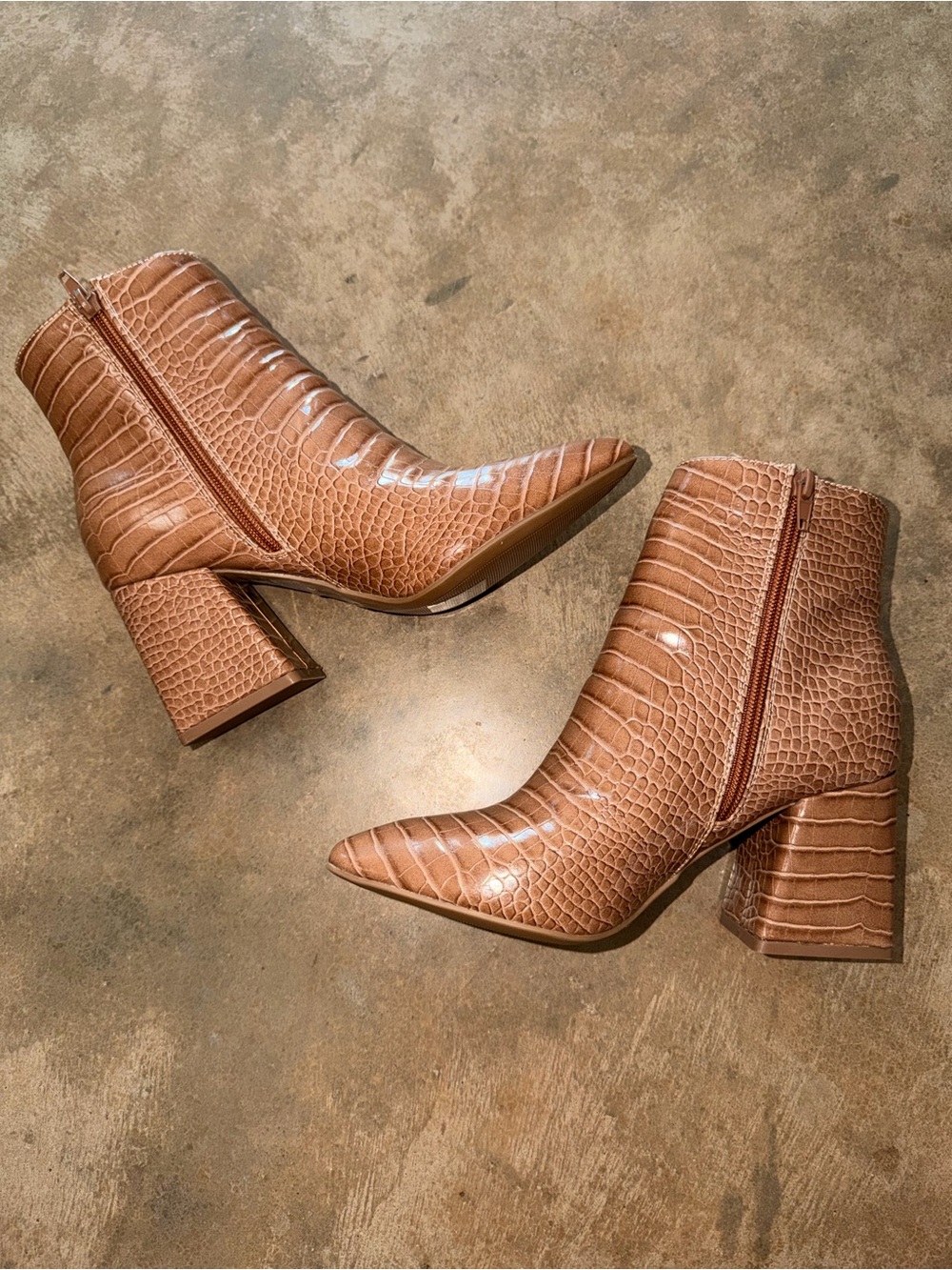 Bamboo Sage 01 Croc Embossed Pointed Toe Ankle Boots Brown Size 7 NWOB - Picture 2 of 9